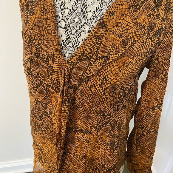 Babaton Brown Snake Print Blouse - Picture 2 of 7